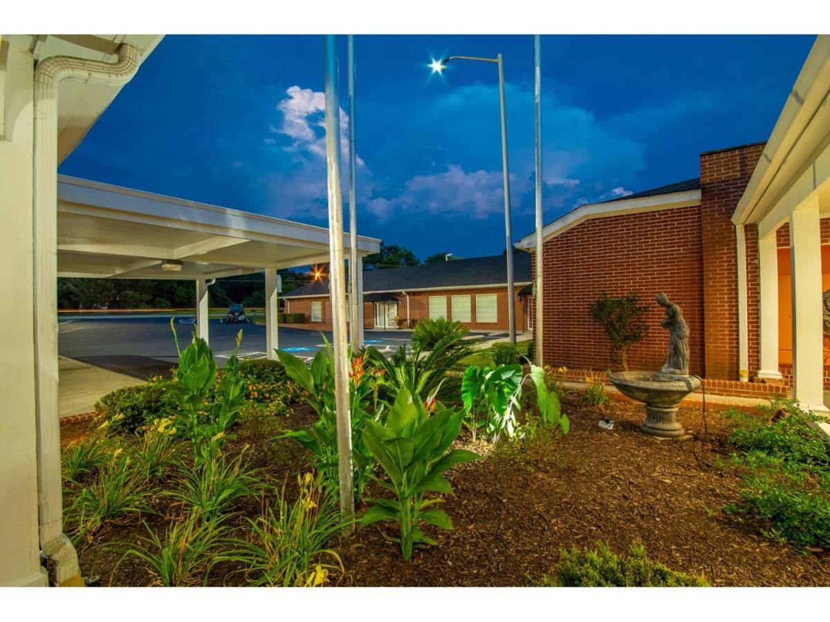 Winton Inn & Suites Barnwell Extérieur photo