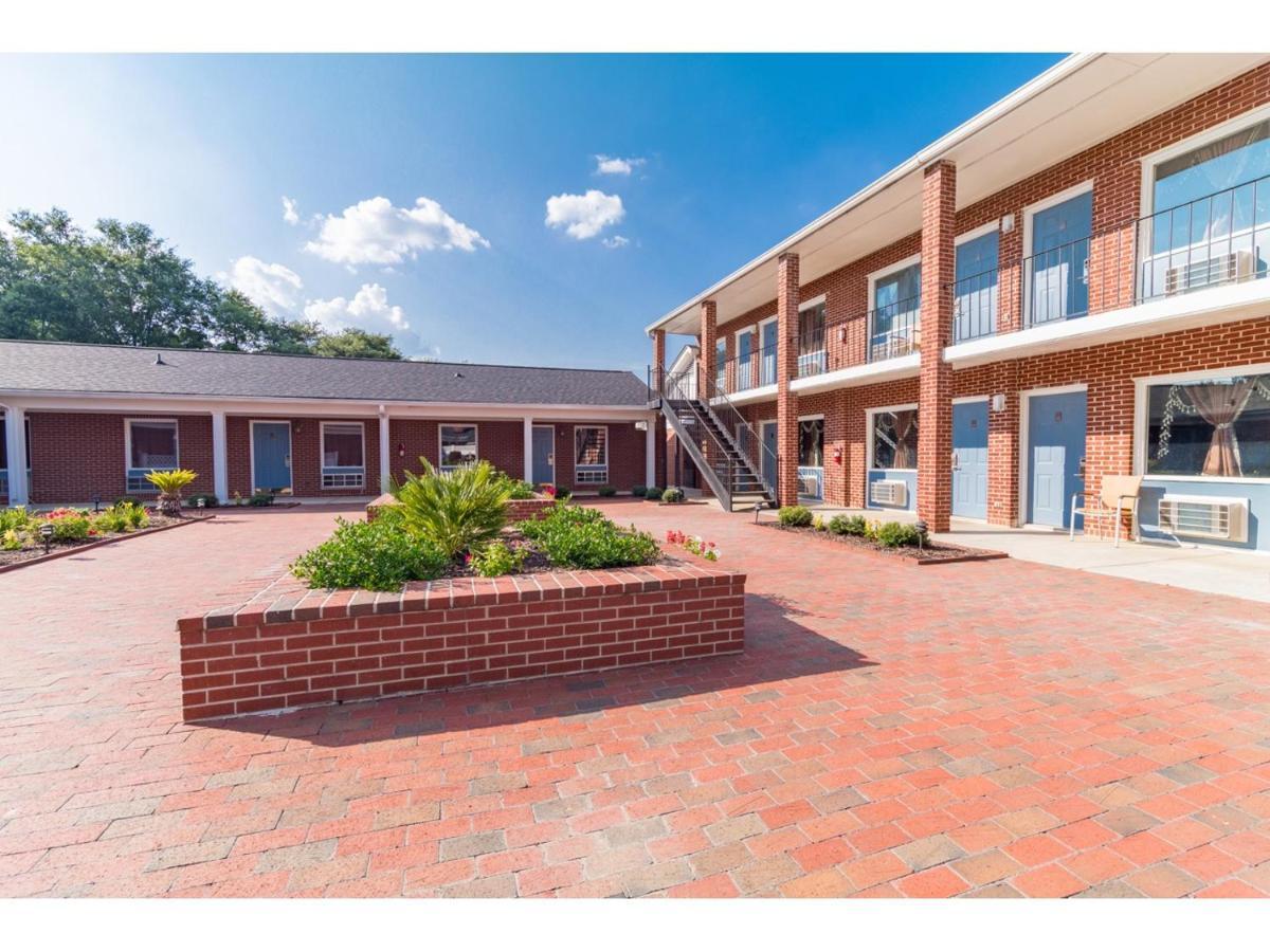 Winton Inn & Suites Barnwell Extérieur photo